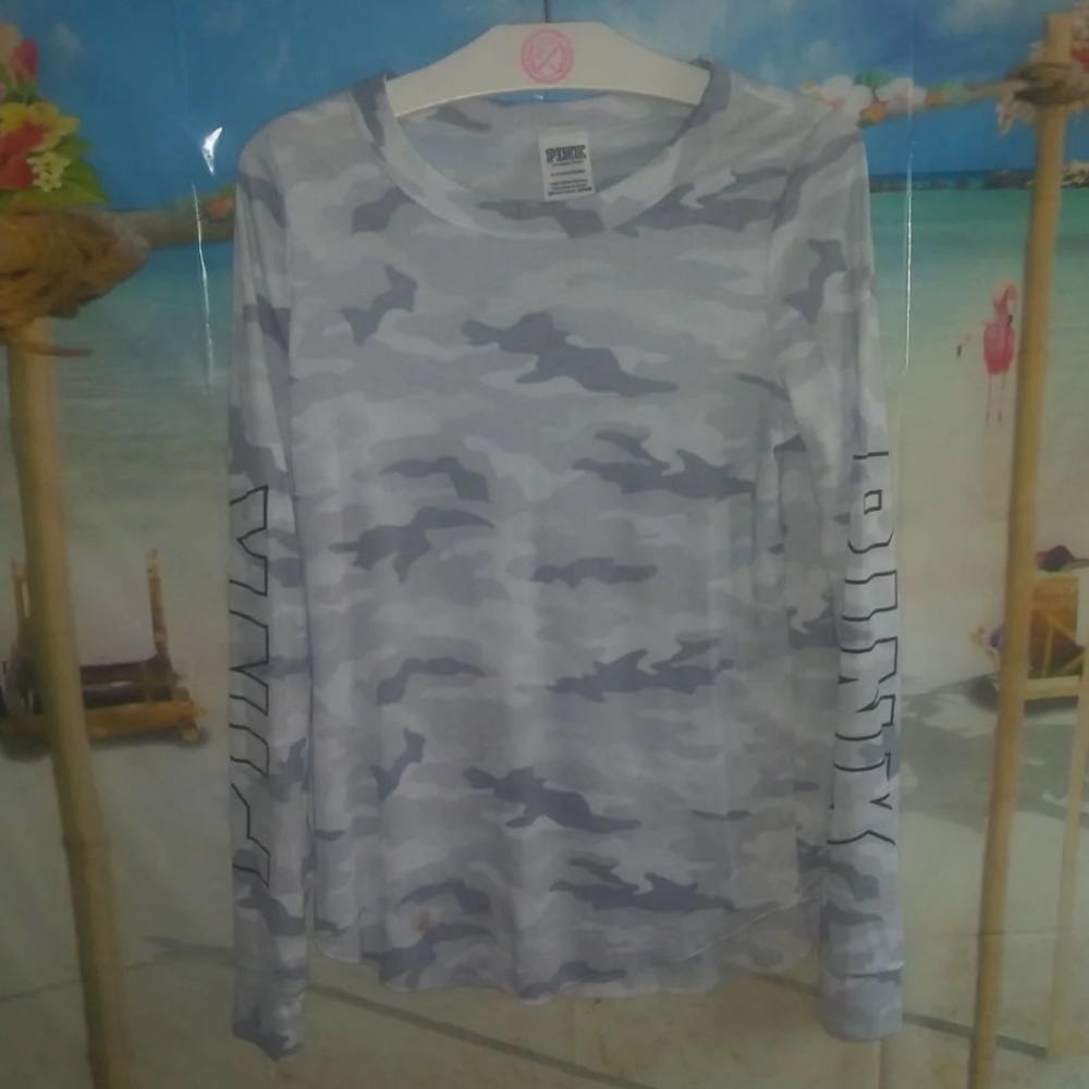 PINK Victoria’s Secret camo ribbed long sleeve